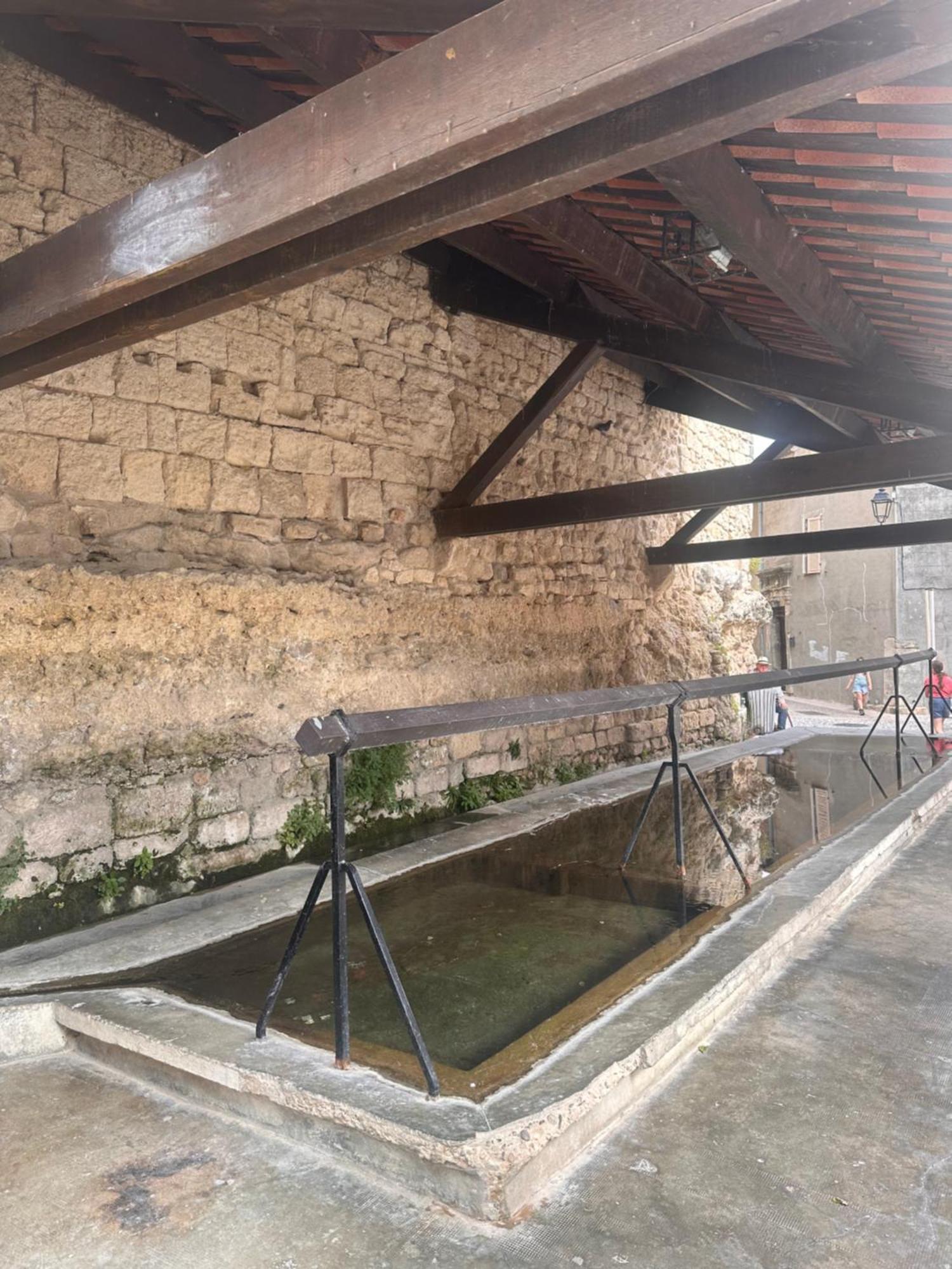 Maison T3 Dans Un Village Calme Saint-Mitre-les-Remparts Exterior foto